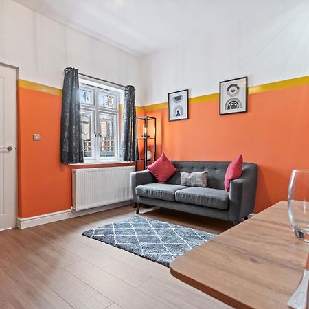 4 Bedroom, 2 Bath In Newcastle Town Centre Ngoại thất bức ảnh