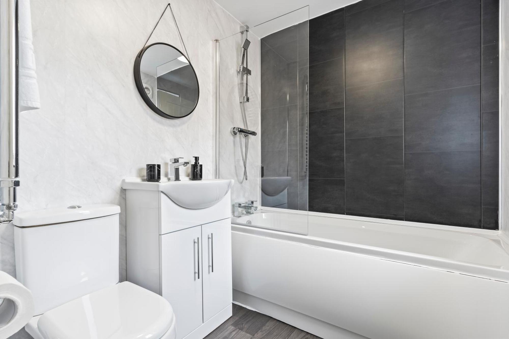 4 Bedroom, 2 Bath In Newcastle Town Centre Ngoại thất bức ảnh